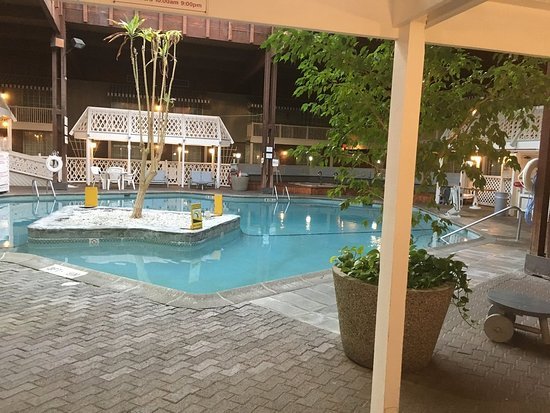 Hotels with Indoor Pools in CT