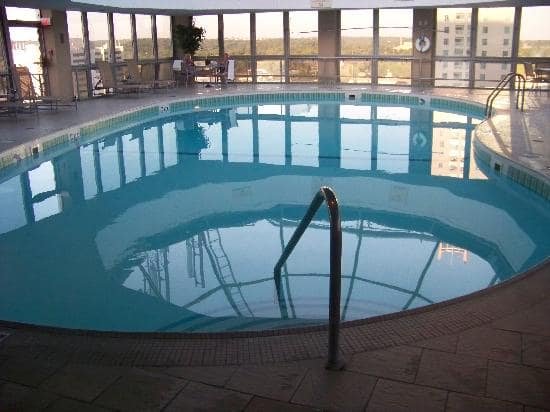 hotels in rochester mn with pools